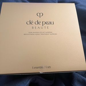 Cle De Peau Beaute Brightening Mask Treatment      Full set Never Used